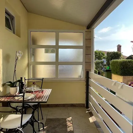 Apartments Gordana Buzolic *